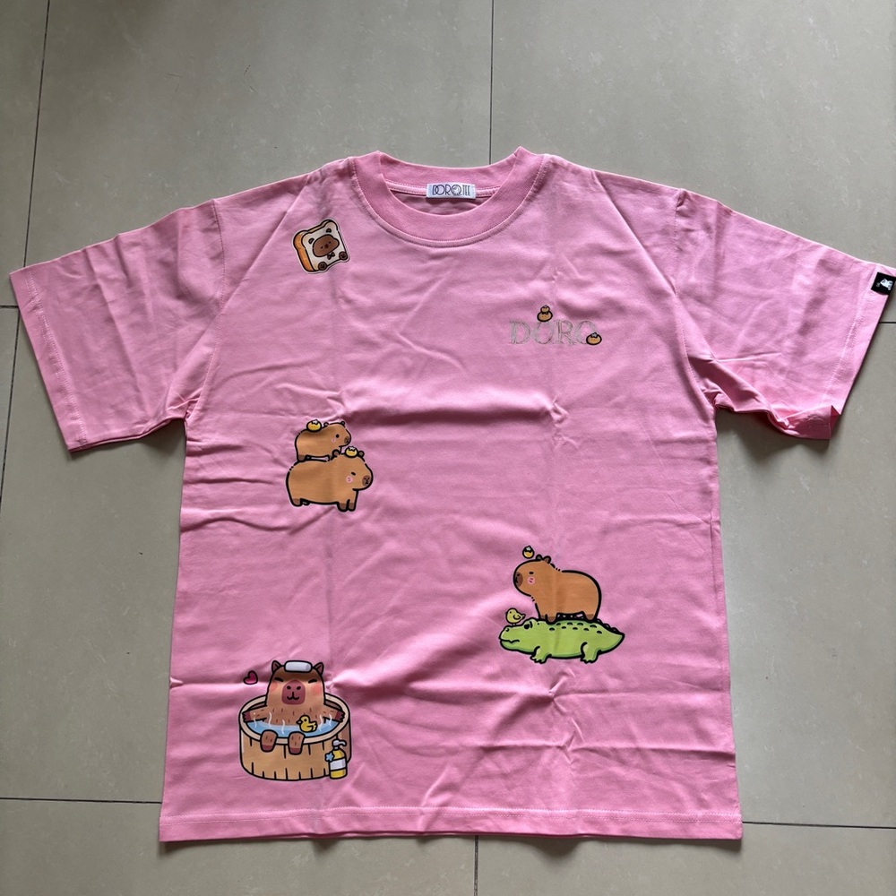New Pink Graphic T-Shirt with Cute Animal Prints Capybaras Unisex L